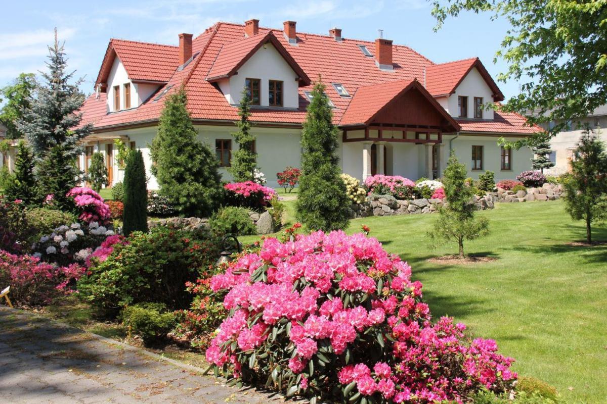 Dworek Azalia Ilowa Buitenkant foto